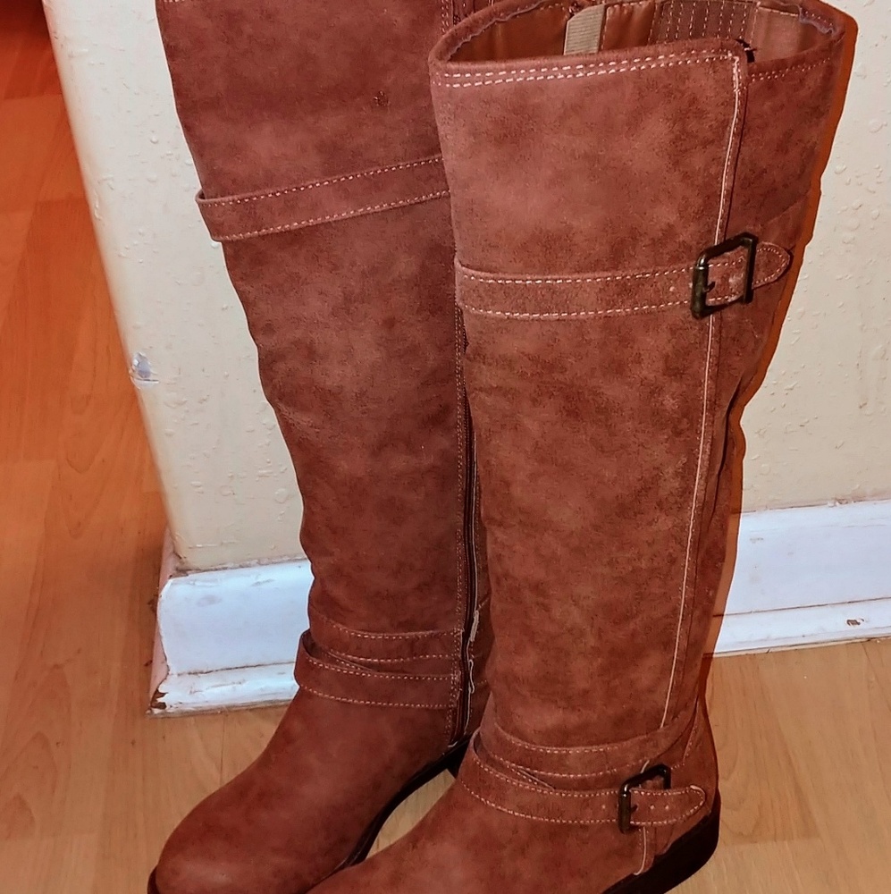 High calf light brown beautiful boots